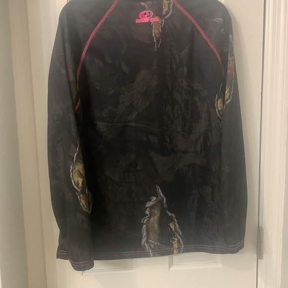 Cammo 1/4 zip Mossy Oak like new pink stitching Large 10/12 199% polyester - Picture 4 of 7